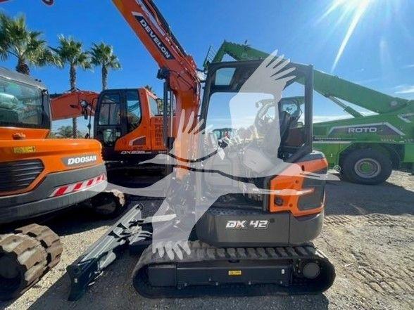 2024 DEVELON DX42-7 S010384